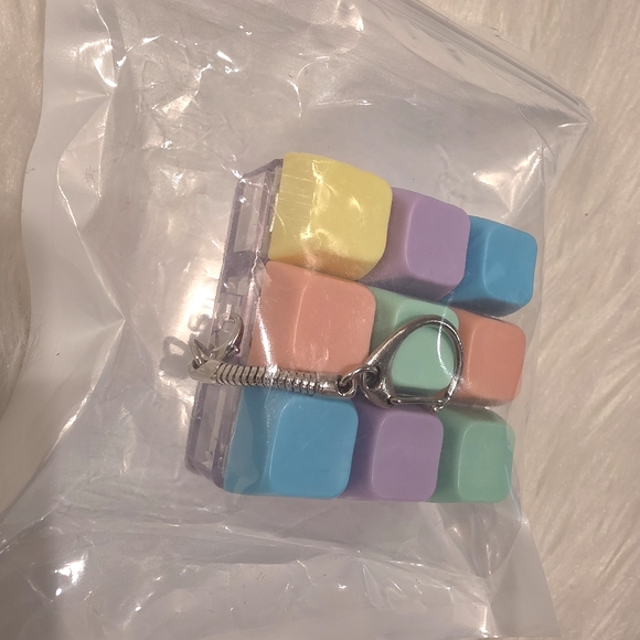 Keyboard Keychain/ Fidget Clicker - Picture 3 of 3